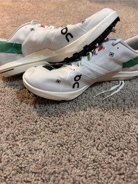 On cloud running shoes spikes for women